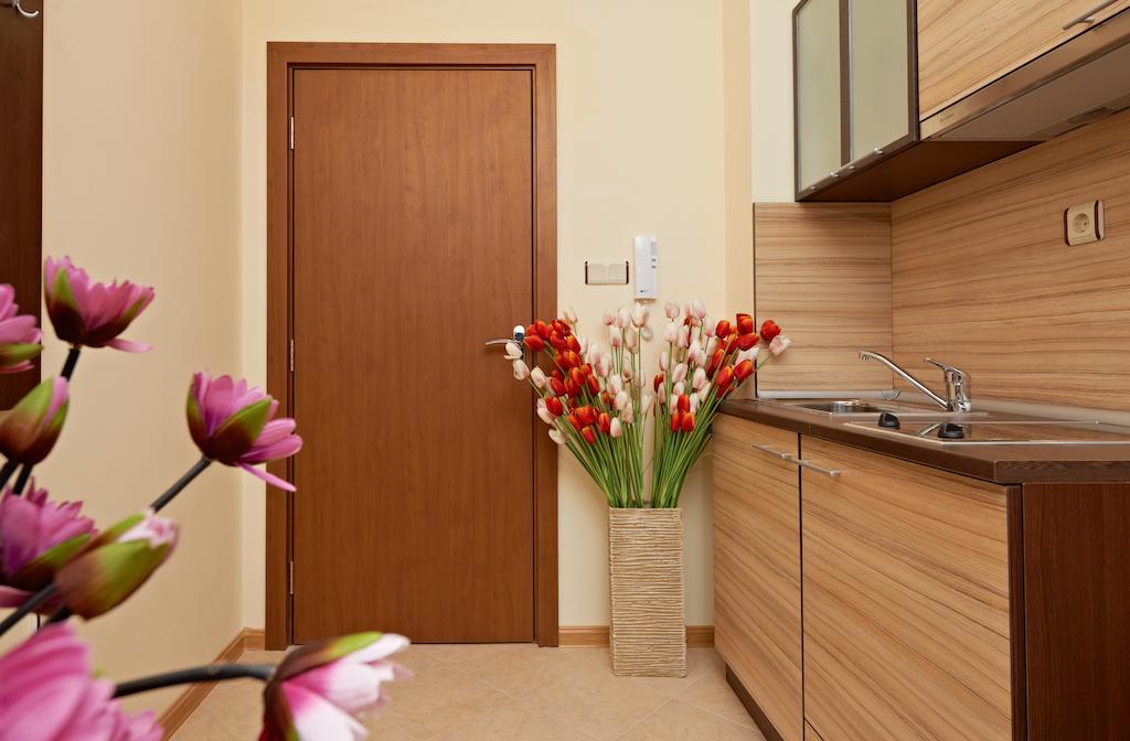 Stanny Court Aparthotel Nesebar Room photo