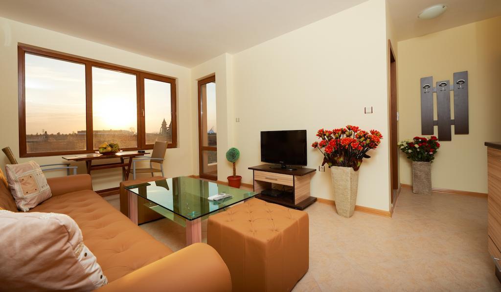 Stanny Court Aparthotel Nesebar Room photo